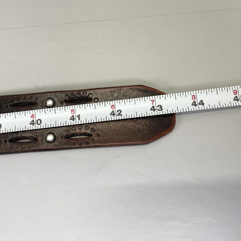 Carhartt Belt Mens Medium Brown Genuine Leather Grommet Rivet Workwear 2216
